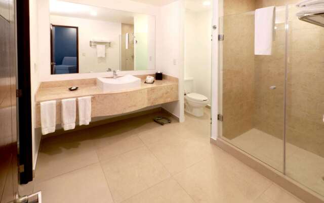 Wyndham Garden Guadalajara Acueducto