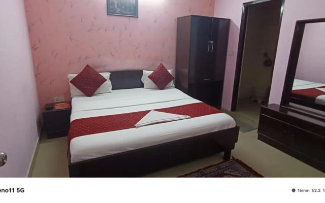 Airport Hotel Parikshit Palace