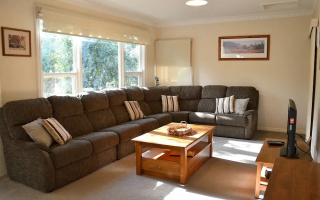 Orana Flat 1- Bright VIC
