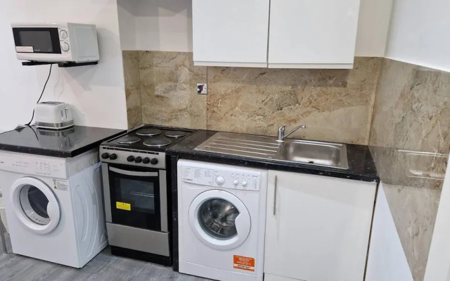 Impeccable 1-bed Apartment in Ilford