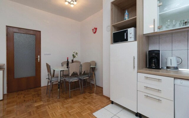 Awesome Home in Zadar With Wifi and 2 Bedrooms
