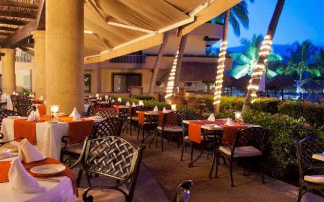 Villa del Palmar Residences