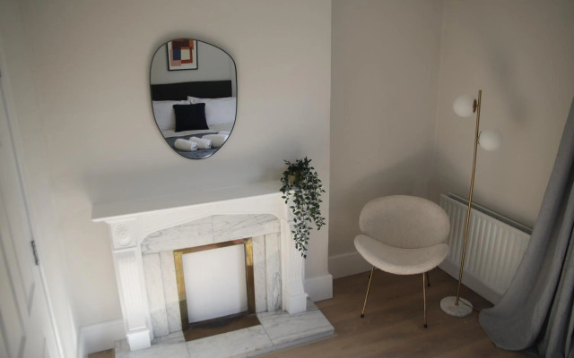 Crawford Guest House- ScholarLee Living Apartments