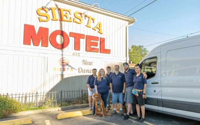Siesta Motel