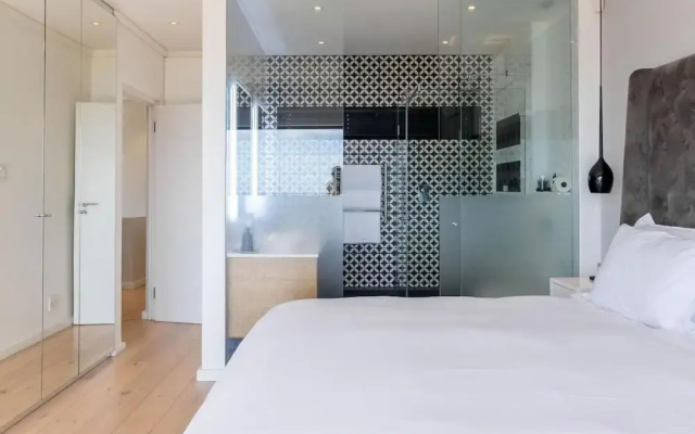 Camps Bay Nest - Townhouse With Ocean Views