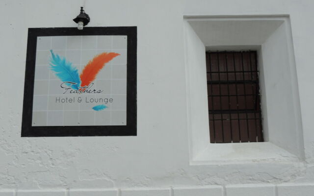 Feathers Hotel and Lounge - Hostel