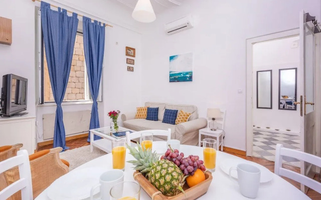 City Buzz Apartment by Irundo