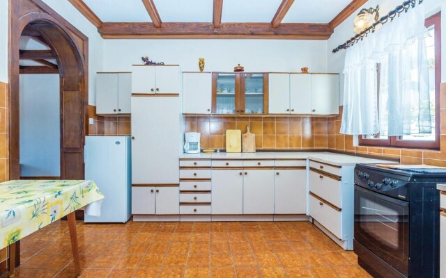 Amazing Home in Kampor With Wifi and 5 Bedrooms
