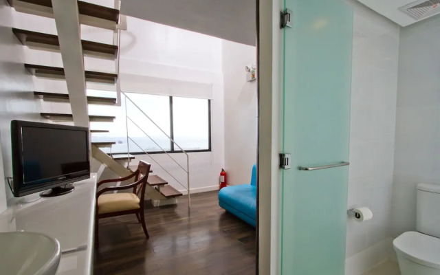 Ellis Econotel