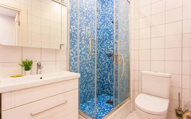 Moment House (Момент Хаус) на улице Народного Ополчения