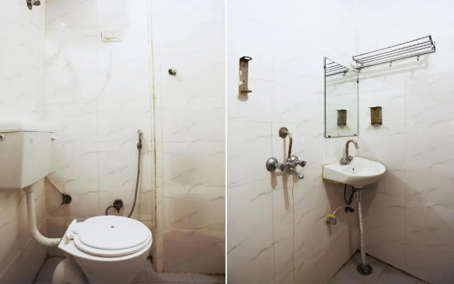 Discovery Deluxe by OYO Rooms