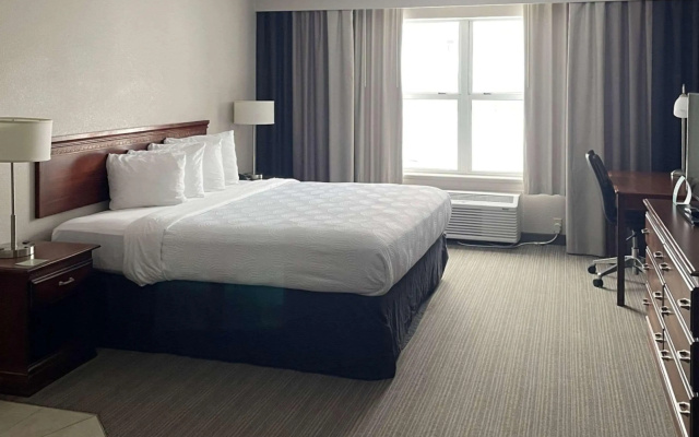 Country Inn & Suites by Radisson, Houghton, MI