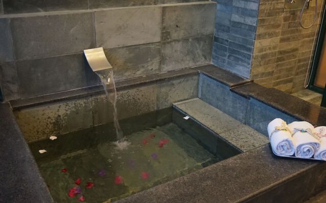 Tianchi Hot Spring Hotel