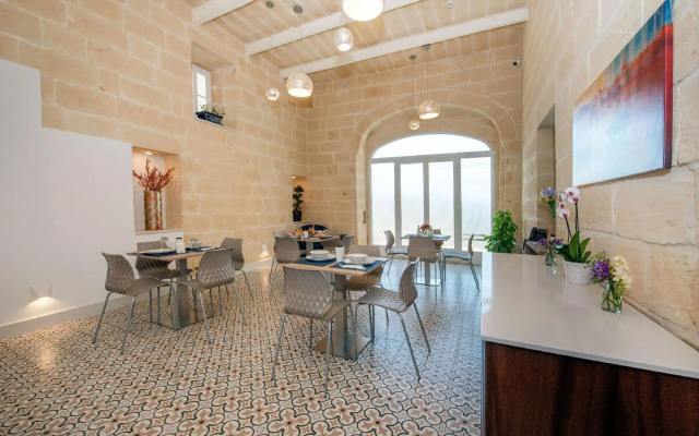 Georges Boutique Living
