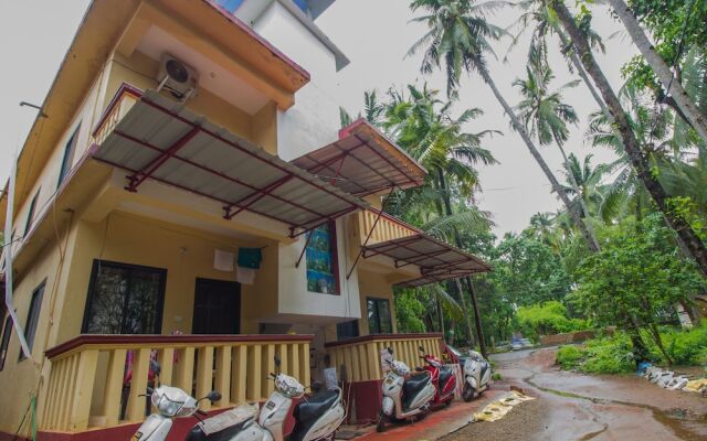 OYO 15489 Home Field View 1BHK Calangute