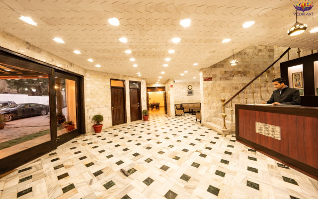 OYO 10959 Hotel Langdale Manor