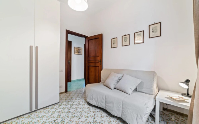 Vietri sul Mare Roomy Flat with Parking