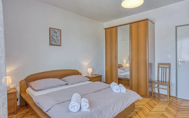 Enolabee Harbour View Apartment