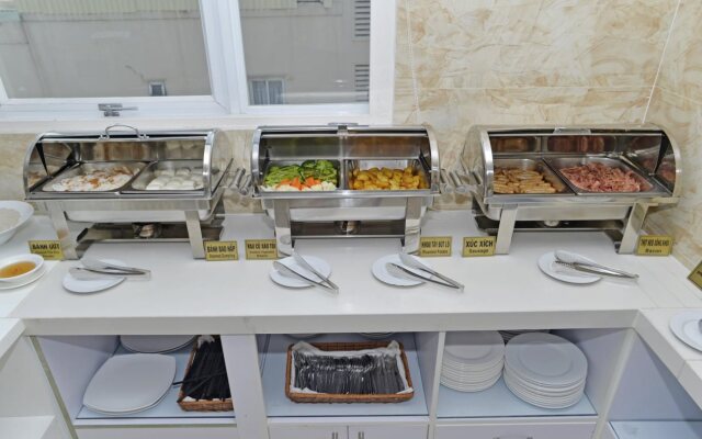 Kin Hotel Ly Tu Trong