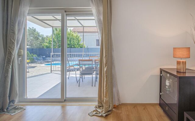 Amazing Home in Kastel Stafilic With Wifi and 3 Bedrooms