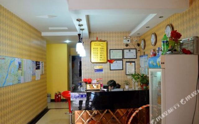 泰安青年客栈(武汉江汉路六渡桥地铁站店)