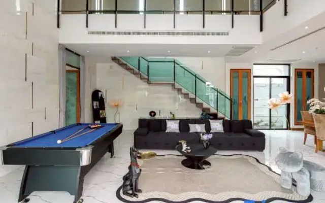 Luxury five-room pool villa