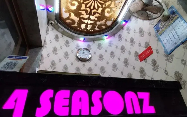 4 Seasonz Residency