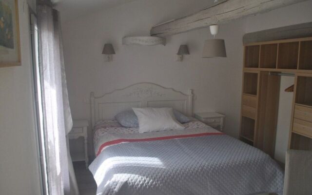 La Maison du Chat Roi. Chambre D'Hote