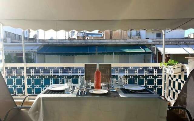 Topfloor Central Apt With Urban Views