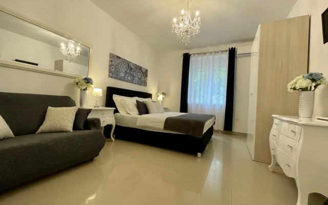 Central Square Guest House