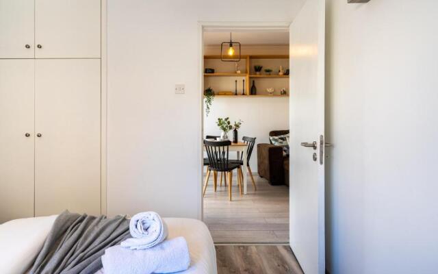 Rustic 1-BR Apt in Mackenzie-Larnaca
