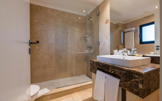 Topazio Vibe Beach Hotel & Apartments - Adults Friendly