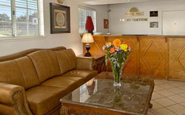 Days Inn Salinas Airport