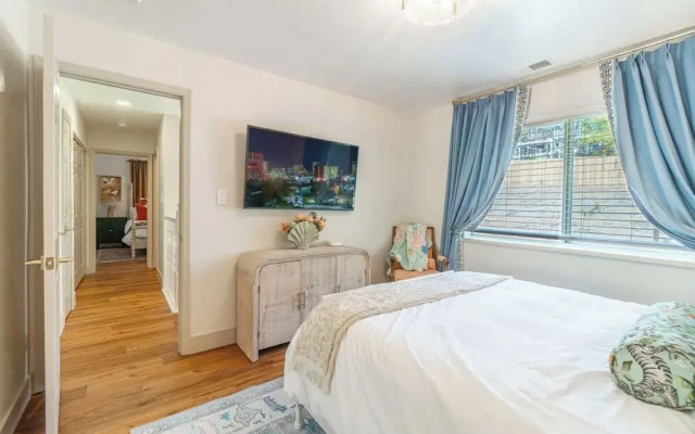 The Deco Retreat - UNR - Pet Friendly