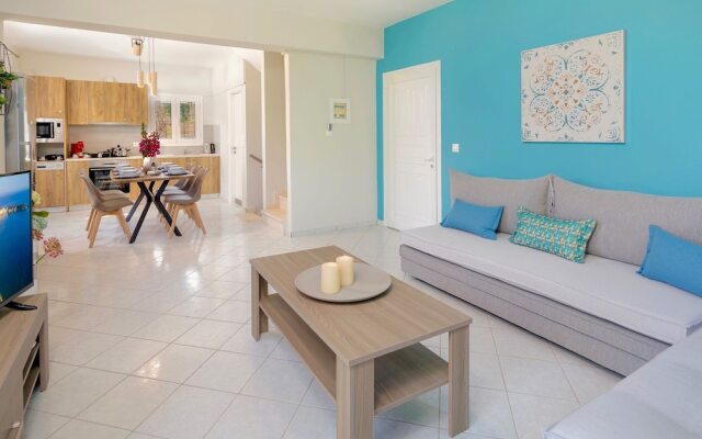 Modern Villa in Volimes with Pool And Parking