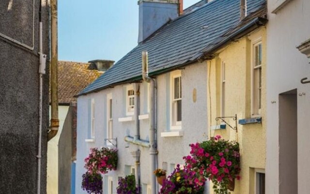 Lyndale House, Tenby