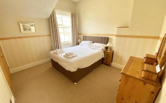 1 Catherine Cottages