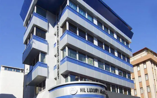 Nil Luxury Academic Apart