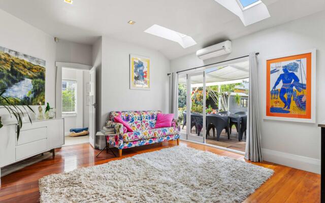 Charming Spacious Home in Birkenhead