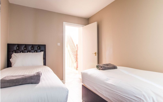 Montgomery Apartments - Crighton