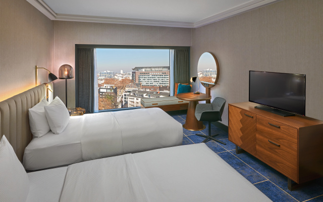 Hilton Frankfurt City Centre - Image 4