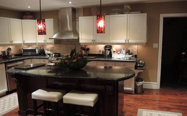 Demi's Place Bed and Breakfast