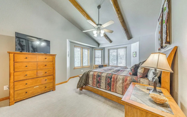 Near Hiking Trails: Spacious Cloudcroft Retreat!