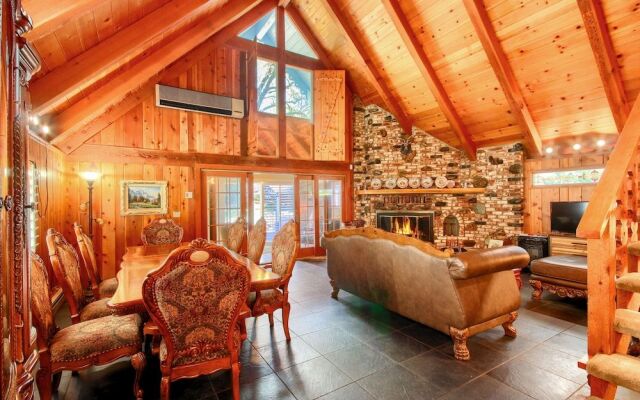 Yosemite Wonderland Chalet