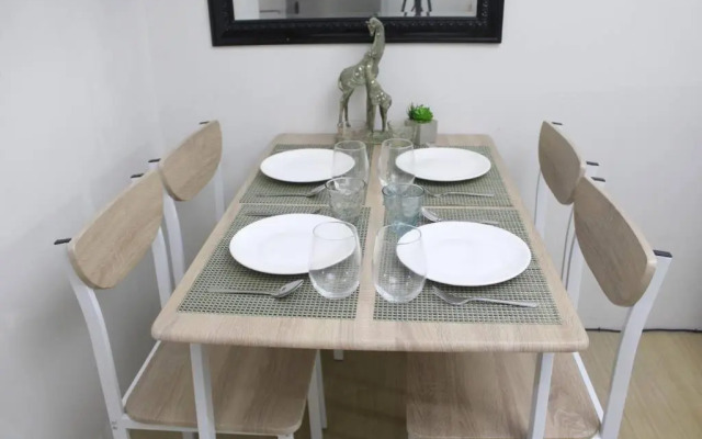 Huge A2J Executive Luxury 1BR Suite Near ABS CBN, GMA