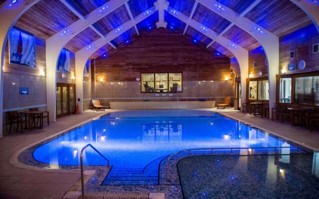 North Lakes Hotel And Spa