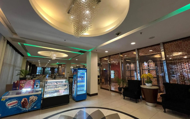 Grand Puteri Hotel