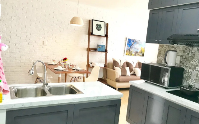 Jennifer Apartment Luxury 2BR SW Pool