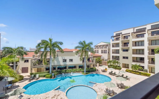 Beautiful 2BR Condo w Large Balcony in Palm Beach