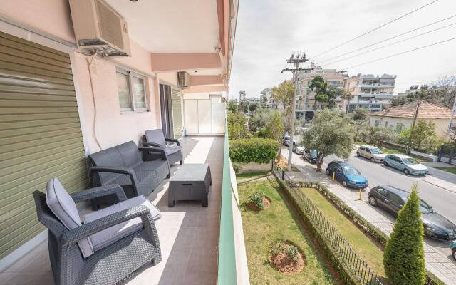An Impressive 2 bdr Apt in Glyfada
